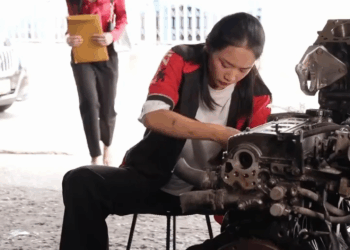 [ครบชุด] WIN08346 เพื่อนกัน เขาทักทายกันแบบนี้หรอ สู้ไปด้วยกัน