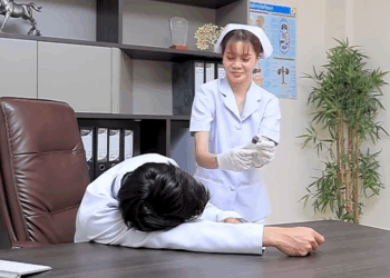 [ครบชุด] 1807304 น้ำว้าขอความช่วยเหลือหมอด้วยวิธีนี้ ละครสั้น กล่องหนัง