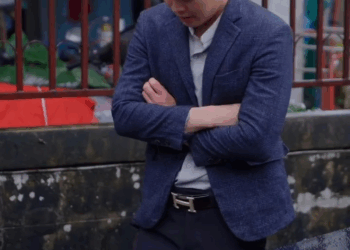 [ครบชุด] 1807067 แฝดน้องชายไปจีบสาวแล้วโดนดูถูกเพราะฐานะจน แฝดพี่ชายที่รวยก็เลยไปC