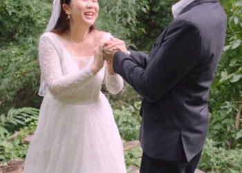 [ครบชุด] 1807075 ภรรยาเศรษฐีลื่นตกเขา จนใบหน้าเธอเสียรูป คนร้ายปลอมตัวเพื่ออ้าง