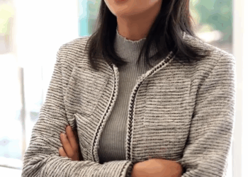 [ครบชุด] 1807088 ปลอมตัวเป็นพนักงานธรรมดา เพื่อพิสูจน์รัก