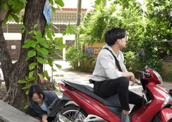 [ครบชุด] WIN08308 เอาเชือกบางๆแบบนี้มัดล้อมอไซค์คิดว่าจะช่วยได้เหรอ !!!