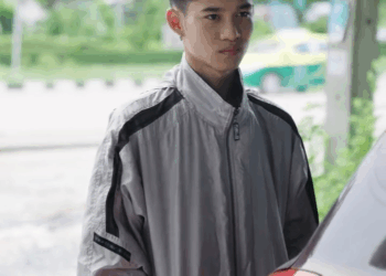 [ครบชุด] 0207357 มีคนแปลกๆ ตามฉันมาถึงบ้าน