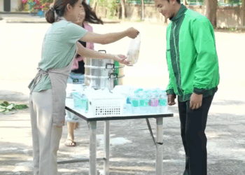 [ครบชุด] 2207063 จะเป็นยังไง เมื่อหนุ่มไรเดอร์ ตกหลุมรักสาวสติไม่ดี สู้ต่อไป