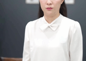 [ครบชุด] 2207075 ดูถูกเพื่อนว่าเป็นเด็กเสิร์ฟ สู้ต่อไป