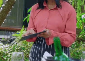 [ครบชุด] 1007017 เมื่อคนจนอาสาเลี้ยงข้าว เราก็ต้องสั่งให้