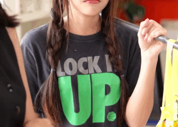 [ครบชุด] 1007025 เด็กขายพวงมาลัย อยากซื้อคอนโดหรู