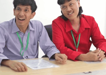 [ครบชุด] 1007116 พนักงานแย่งท่านประธานขึ้นวินมอไซค์