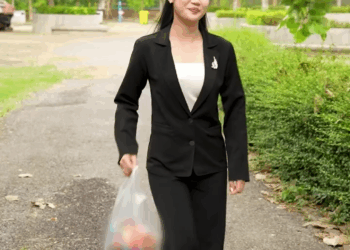 [ครบชุด] 2207155 ประธานแจกโบนัส เป็นบะหมี่สำเร็จรูป สู้ไปด้วยกัน