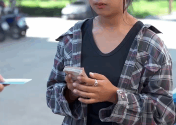 [ครบชุด] 1007223 เก็บของเก่าแล้วเจอเงิน จึงคิดเอาเงินไปรักษาแม่ เรื่อง