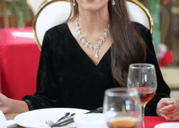 [ครบชุด] 1007226 แต่งตัวหรู เพื่อมาอ่อยผู้ชาย แล้วให้ผู้ชาย