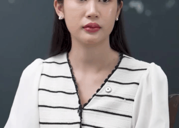 [ครบชุด] 2207215 อวดรวยในร้านคนอื่น สุดท้ายจบไม่สวย สู้ไปด้วยกัน