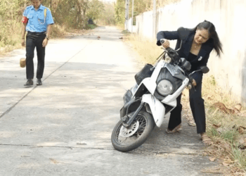 [ครบชุด] 2207253 นี่น่ะเหรอ คนเป็นหัวหน้าเขาทำกัน สู้ไปด้วยกัน