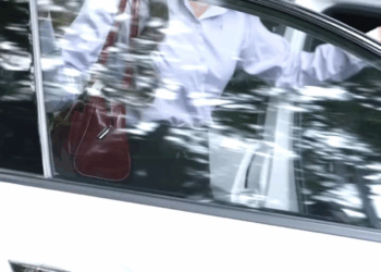 [ครบชุด] 1007295 ขึ้นรถผิดคัน ดันได้แฟนเศรษฐี