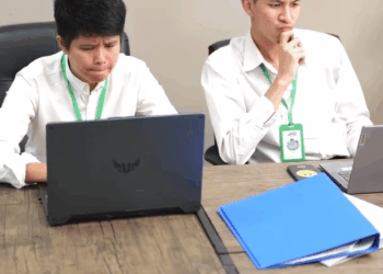 [ครบชุด] 1007308 พนักงานตั้งใจบริการ กลับโดนเพื่อนร่วม