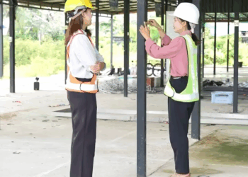 [ครบชุด] 2207292 เป็นแค่คนงาน จะรู้อะไรมากกว่าหัวหน้า สู้ต่อไป