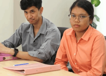 [ครบชุด] 1007326 ปลอมตัวเป็นเด็กฝึกงาน แต่กลับเจอผู้จัดการ