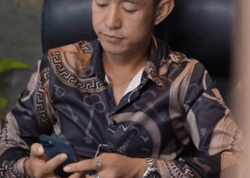 1008111 เป็นใครทำไมต้่องมาร้องไห้ให้เจ้าของบริษํทฉันด้วย ปายวันวัน