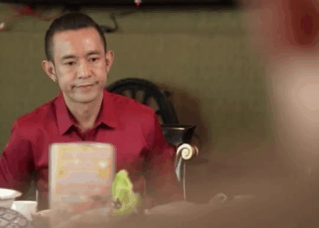 1008205 มพี่ฟู่มาวันเกิดเพื่อนแต่เอากล้วยทอดมาเป็นของขวัญวันเกิด ปายวันวัน