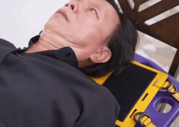 [ครบชุด] 1508012 พ่อเทแป้งใส่หน้าเพื่อทดสอบลูก ️️ พ่อเทแป้งใส่หน้าเพื่อทดสอบลูก ️️