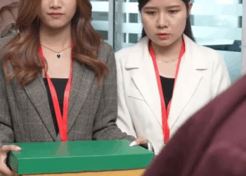 1008323 ช่างแต่งหน้าอันดับหนึ่งแต่นิสัย