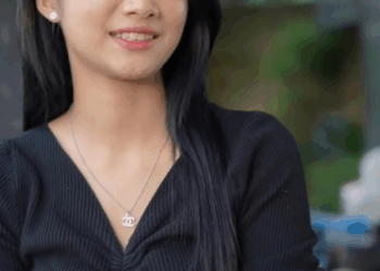 1008387 เจ้าของร้านใจบุญแบ่งข้าวให้คนจร ปายวันวัน