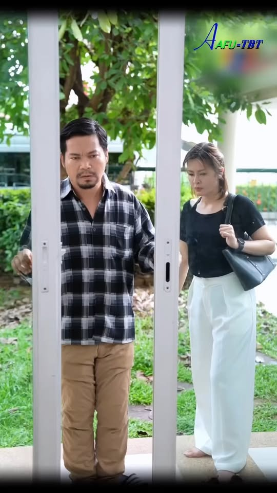 [ครบชุด] 2208153 อย่าช่วยเหลือคนอื่น จนตัวเองตกที่นั่งลำบาก