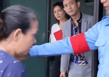 [ครบชุด] 2208232 แม่ตั้งใจมาหาลูกที่ทำงาน แต่กลับโดน