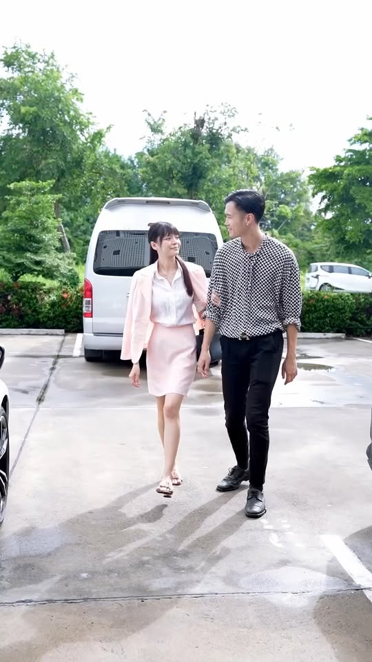 [ครบชุด] 2208233 รู้ว่าเจ้านายมีแฟน ก็ยังอยากได้