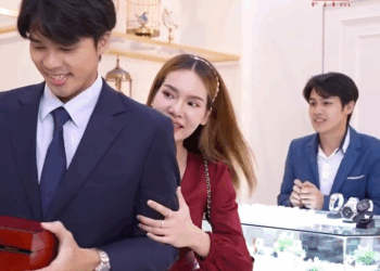 [ครบชุด] WIN68378 นาฬิกาหรูฝังเพชร แต่แกมันโคลนตม