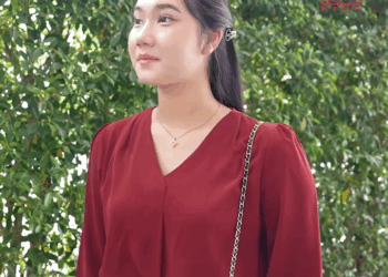 1008141 สาวโรงงานเงินเดือนน้อย เลยต้องทำร้อยอาชีพ