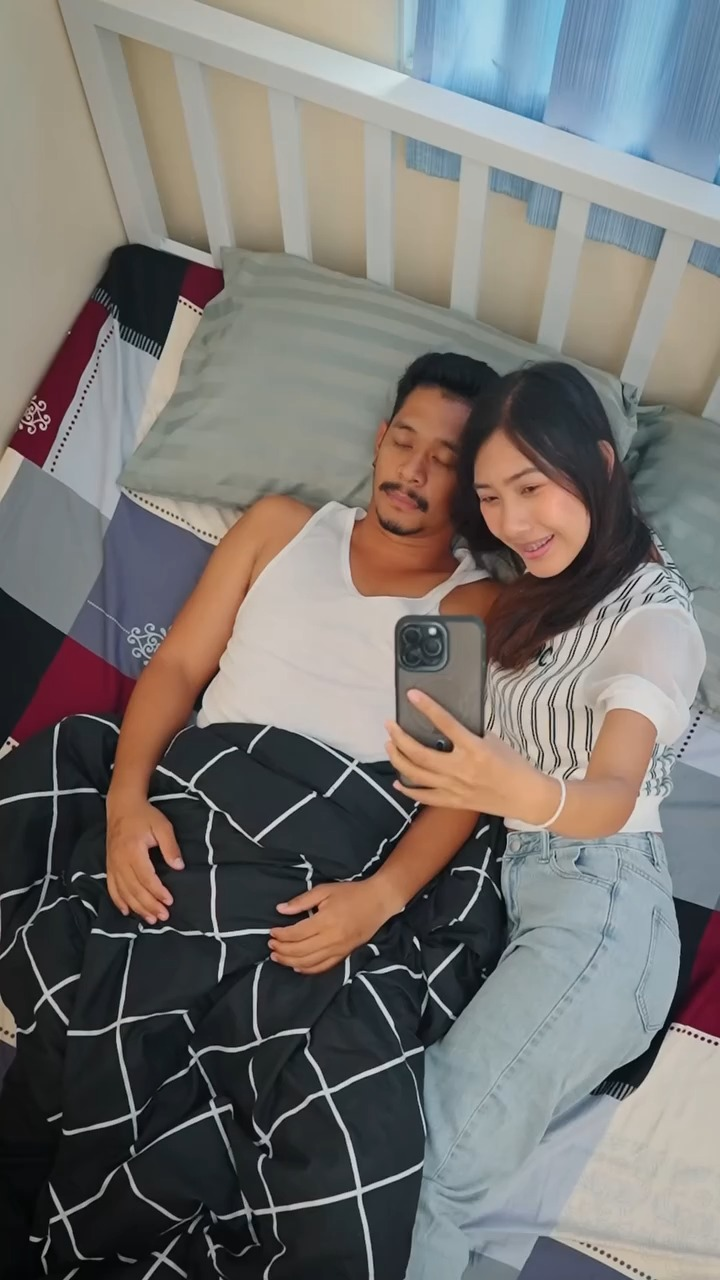 [ครบชุด] 2808332 ทำไมถ่ายออกมามีสามคน หนังสั้น ไฟเขียว