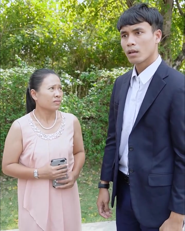 [ครบชุด] 2208378 สั่งป้ากราบรถ เพราะป้าขี่แค่มอเตอร์ไซค์