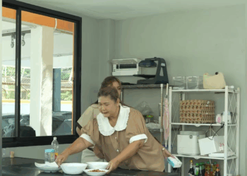 [ครบชุด] 2808201 แม่บ้านนิสัยไม่ดี ชอบป้ายสีคนอื่น