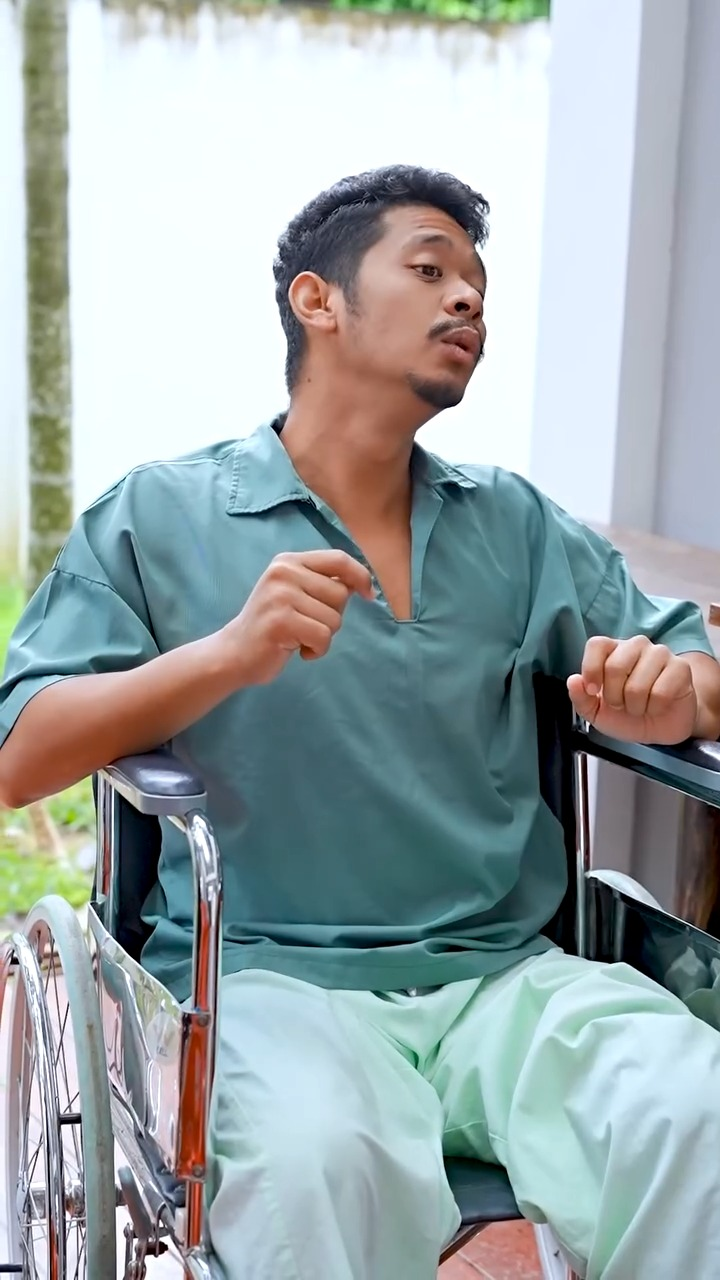 [ครบชุด] 2808186 ทำลายข้าวของเพื่อเรียกร้องความสนใจ หนังสั้น ไฟเขียว