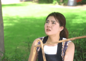 1008169 ประธานบริษัท แต่งตัวธรรมดามางานเลี้ยงรุ่น