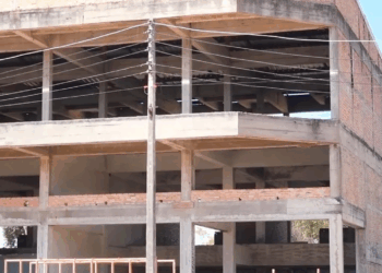 [ครบชุด] 1209264 คนงานก่อสร้าง จะมีเงินซื้อตึกได้ยังไง กาลเวลา สตูดิโอ