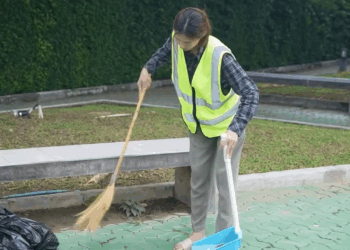 [ครบชุด] 1209378 คนดีดีที่ไหนจะวิ่งมาจุ๊บคนแปลกหน้าแแบบนี้