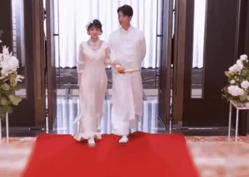 [ครบชุด] TQ093 หญิงสาวตกใจที่พบว่าชายหนุ่มยากจนที่เธอเคยชอบได้กลับมาจากการบำเพ็ญเพียร