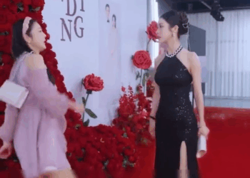 [ครบชุด] TQ073 เพื่อแย่งสามีของพี่สาวน้องสาวใช้ไดร์เป่าผมทำร้ายใบหน้าของพี่สาว