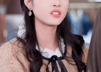 [ครบชุด] TQ178 หญิงสาวกระโดดลงสระว่ายน้ำเพื่อหาโทรศัพท์แต่ซี