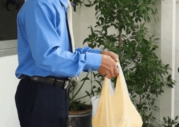 [ครบชุด] 2009255 เรียนจบเเล้วอายที่มีเเม่เก็บของเก่า ตาทิพย์