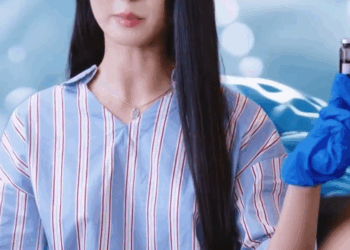 [ครบชุด] TQ145 เด็กสาวบังเอิญพบว่าเพื่อนสนิทแอบใส่กระดาษแผ่นหนึ่งในกระเป๋าของเธอ