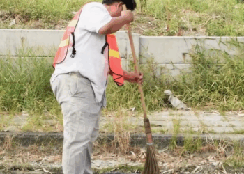 [ครบชุด] 2609015 คนกวาดขยะอย่างแกเนี่ยนะ จะมีปัญญาขับรถหรู เฮฮาฟิล์ม