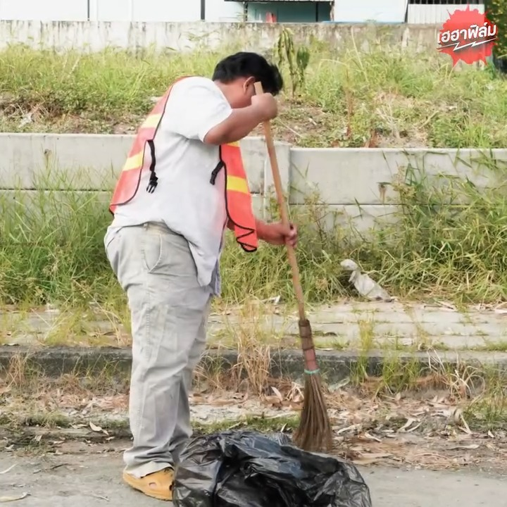 [ครบชุด] 2609015 คนกวาดขยะอย่างแกเนี่ยนะ จะมีปัญญาขับรถหรู เฮฮาฟิล์ม