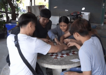 [ครบชุด] 1209024 เพื่อนเขารวยกันหมดแล้วเหลือแต่แกยังจนไม่เคยเปลี่ยน! ดูอิน ฟินดี ฟิล์ม