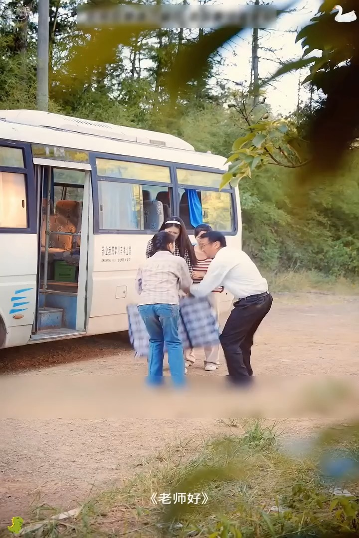 [ครบชุด] TQ09134 ครูเอาตัวเองออกมาขวางทางชาวบ้าน