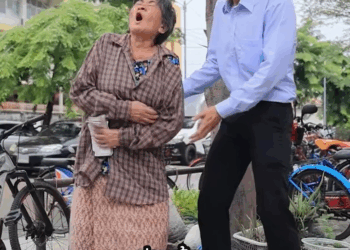 [ครบชุด] PI10369 เธOใช้นาฬิกาเพื่Oขอความช่วยเXลือ ละครสั้น มังกรทองฟิล์ม