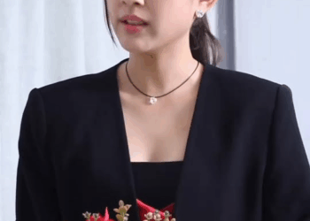 [ครบชุด] 1010036 โลกไม่ได้หมุนรอบตัวเอง อย่าทำตัวเป็นศูนย์รวมจักรวาล