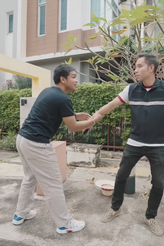 [ครบชุด] 1010066 ผู้หญิงคนนี้ โปรยเงิuใส่vอทานเป็นล้าu